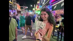 Jouer Pickup Street Teen Katty West prende denaro per l'anale duro e il viso