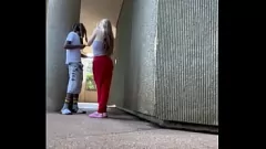 Encontro inter -racial ao ar livre: a primeira vez que o amador BBW chupando pau para fora
