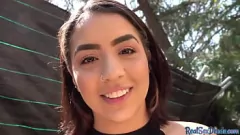 Jouer Una splendida fregna spagnola con gli occhi verdi viene scopata in pubblico dopo aver fatto un pompino strabiliante, sborrata inclusa