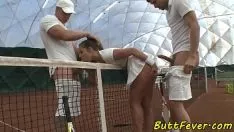 Abspielen Euro-Baby in Treyway, später Rasentennis, in den Arsch gefickt