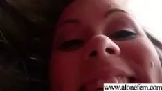 Reproduzir Hot baby missy se masturba com brinquedos disponíveis trot-17
