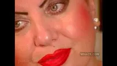 Abspielen Bbw lustige Mutter verfeinert Kitty-Cat-Platzanweiser
